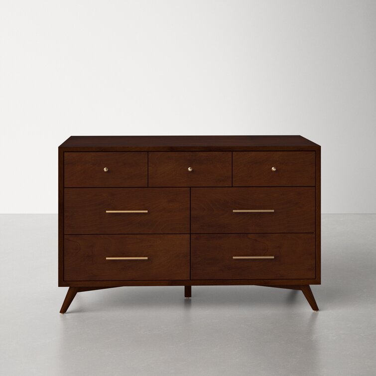 William 7 - Drawer Dresser