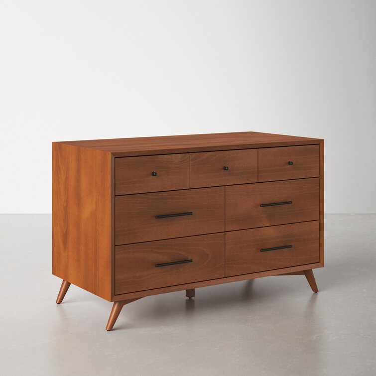 William 7 - Drawer Dresser