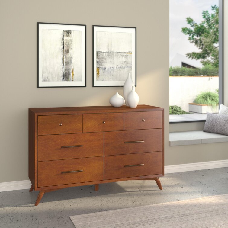 William 7 - Drawer Dresser