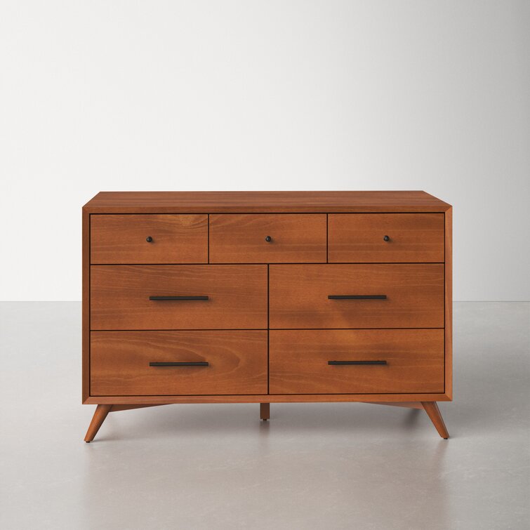 William 7 - Drawer Dresser